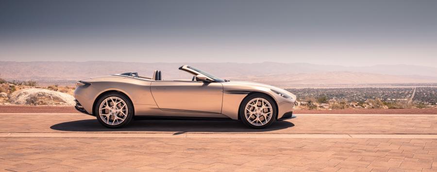  Aston Martin DB11 V8 Volante 2018 года  (WW) (фото 13 из 54)